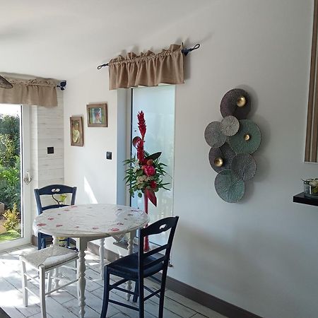Ferienwohnung Au Petit Bonheur Ferques Exterior foto